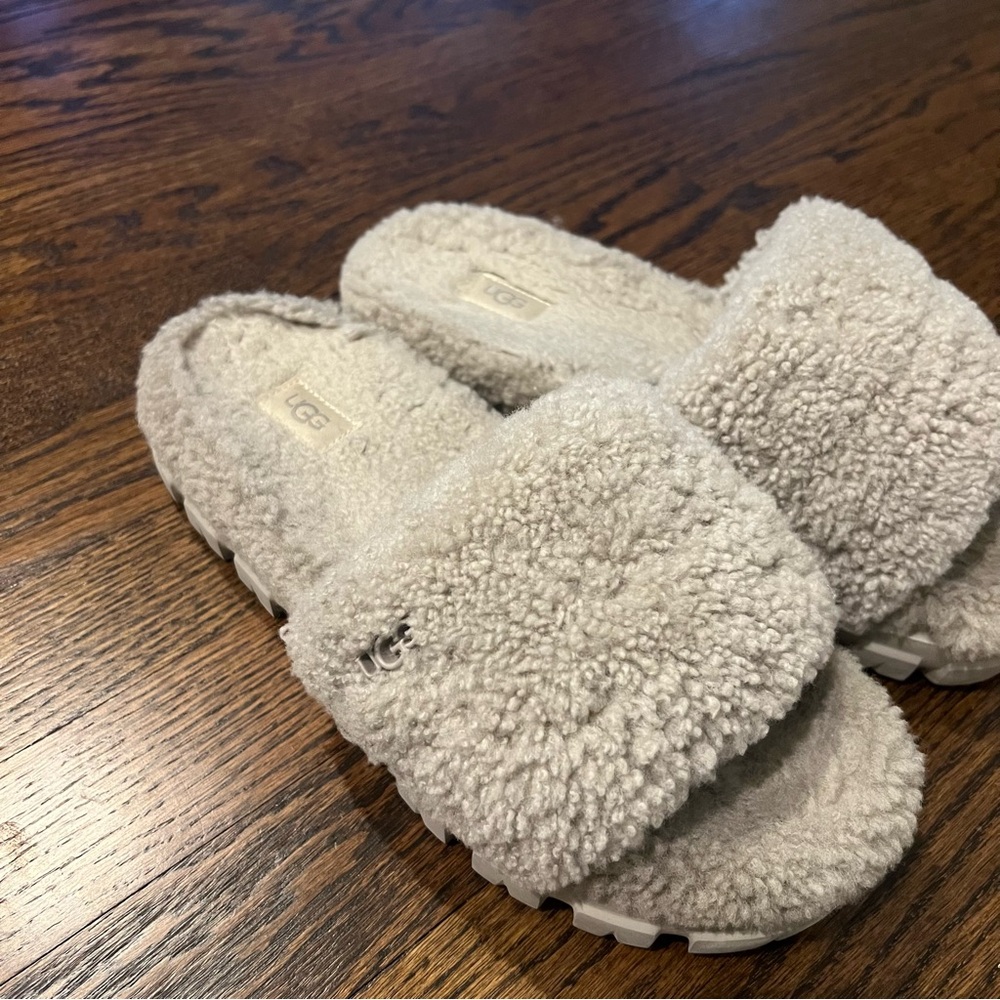 UGG Sherpa Slipper - Gray - Size 9